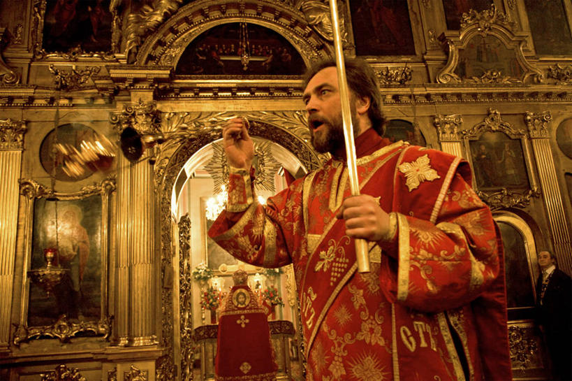 一个人,传教士,横图,室内,建筑,蜡烛,俄罗斯,复活节,衣服,祈祷,演讲,服务,摄影,宗教,典礼,拜访,神父,彩图,旅行,大教堂,传统文化,独联体