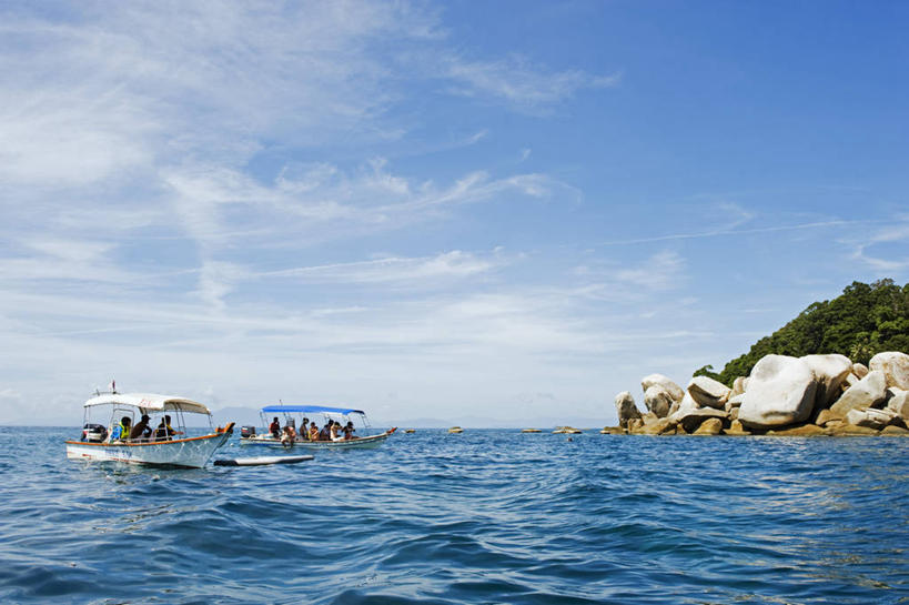 无人,竖图,建筑,西班牙,欧洲,节日,文化,纪念品,祈祷,健康,许愿,摄影,宗教,信仰,纪念,祈求,基督教,天主教,修道院,埃斯特雷马杜拉,平安,彩图,旅行,圣玛丽亚