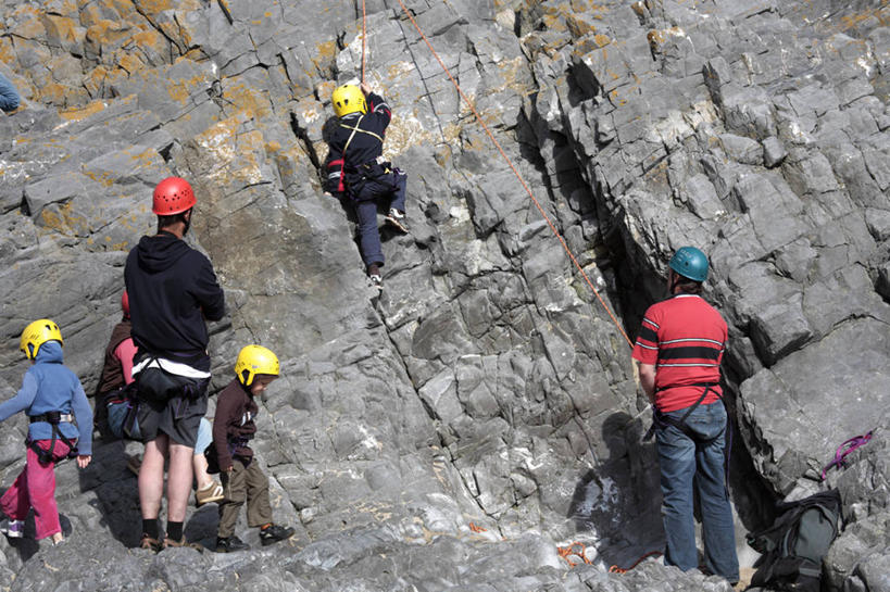 一个人,横图,室外,旅游,度假,美景,英国,欧洲,地形,景观,山谷,娱乐,英格兰,风景,自然,享受,休闲,景色,放松,摄影,动作,国家公园,西欧,自然风光,户外活动,石灰石,约克郡,北约克郡,曼海姆,休闲活动,步行,彩图,旅行