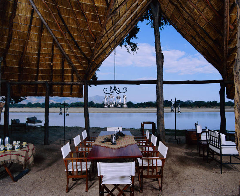 无人,横图,俯视,航拍,室内,河流,餐桌,酒店,椅子,非洲,赞比亚,饭厅,摄影,国家公园,鸟瞰,露营,卢安瓜河,彩图,高角度拍摄,南卢安瓜国家公园