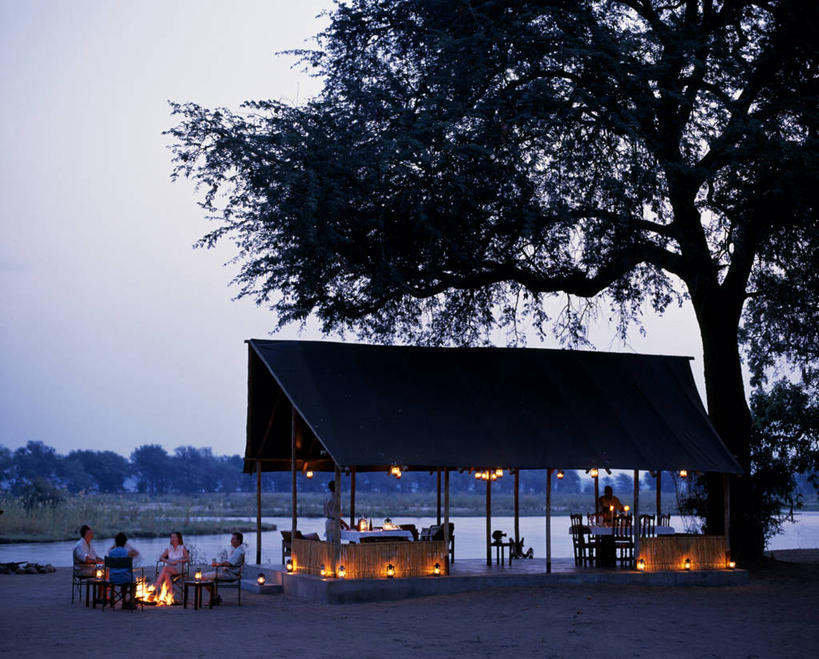 无人,竖图,室外,河流,日落,椅子,非洲,赞比亚,灯笼,河岸,座位,饮料,黄昏,思考,安静,放松,摄影,宁静,苏打水,国家公园,赞比西河,彩图