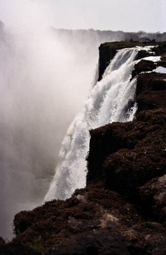 无人,竖图,俯视,航拍,室外,河流,瀑布,峡谷,日光,津巴布韦,赞比亚,岛,白色,地标建筑,摄影,巨大,落下,庞大,考古学,传送带,鸟瞰,沟壑,赞比西河,维多利亚瀑布,宏大,硕大,伟大,利文斯敦,彩图,高角度拍摄,白内障,骚乱