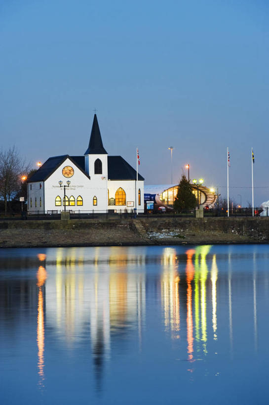 无人,竖图,室外,雕塑,英国,欧洲,城堡,首都,历史,动物,摄影,保护,西欧,大不列颠,威尔士,鬣狗,大不列颠及北爱尔兰联合王国,大不列颠及爱尔兰联合王国,首府,威尔士公国,加的夫,加的夫城堡,彩图,大不列颠王国,大英帝国,联合王国,日不落帝国