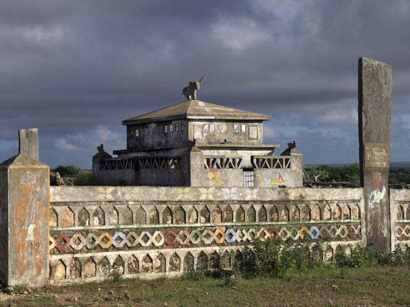 无人,横图,建筑,非洲,马达加斯加,围墙,城墙,地标建筑,社区,墓地,摄影,纪念,留念,坟墓,作画,怀念,墓穴,图利亚拉,彩图