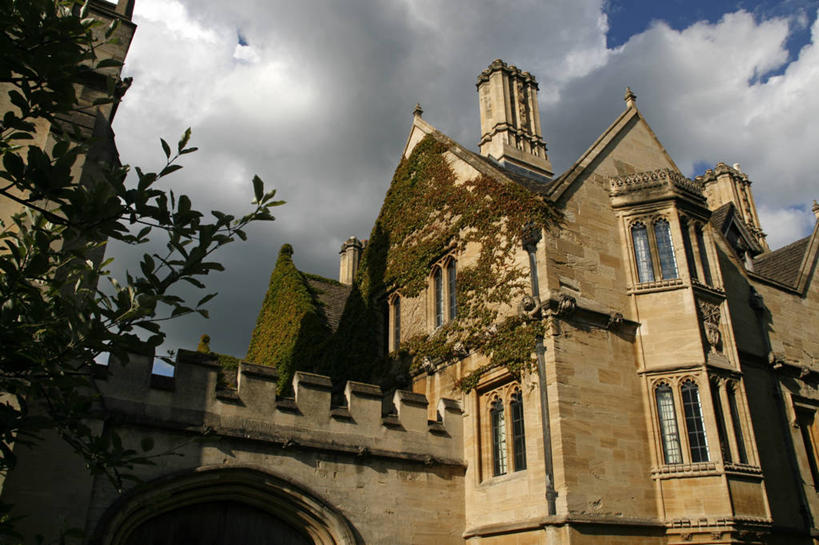 无人,竖图,室外,建筑,鹰,英国,云,英格兰,天空,摄影,沙岩,彩图,大学,减轻