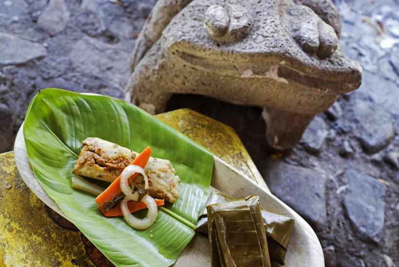 服务员,竖图,吃饭,度假,晚餐,酒店,洪都拉斯,食品,饮食,放松,摄影,北美,北美洲,膳食,美洲,北亚美利加洲,亚美利加洲,洪都拉斯共和国,科潘,科潘玛雅遗址,科潘遗址,服务生,侍者,休闲活动,烹调,彩图,旅行,传统文化