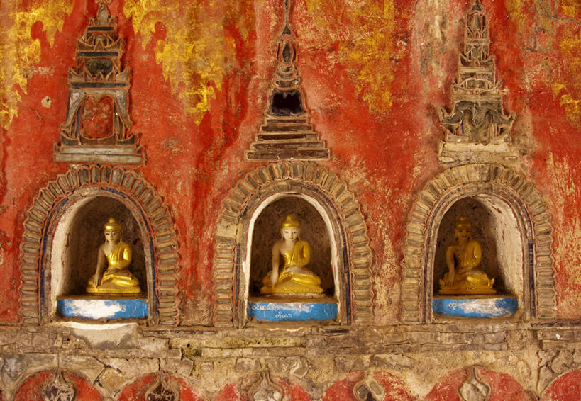 儿童,成年人,一个人,学生,横图,窗户,缅甸,亚洲,木制,长袍,锥子,教育,红色,教,摄影,宗教,东南亚,佛教,知识,修道院,开端,男孩,男人,僧侣,彩图,柚木树