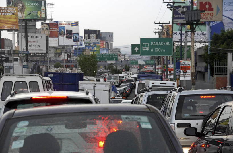 横图,路,汽车,墨西哥,列队,交通,首都,海报,布告栏,广告,排队,运输,摄影,拉丁美洲,忙碌,墨西哥城,彩图,交通堵塞,林荫大道