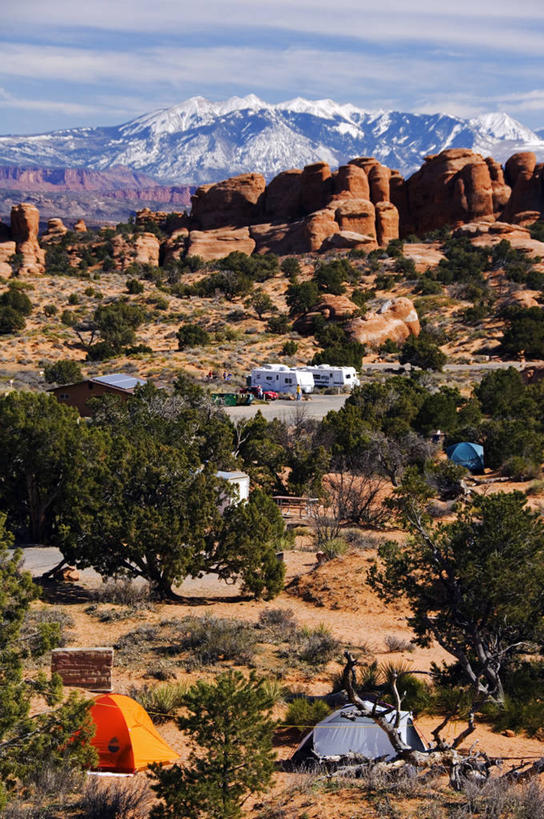 无人,竖图,室外,山,山脉,雪,雪山,日光,美国,帐篷,地形,冬天,风景,自然,摄影,宁静,北美,岩层,露营,拱门国家公园,犹他,国家森林公园,地质学,沙岩,岩石,彩图