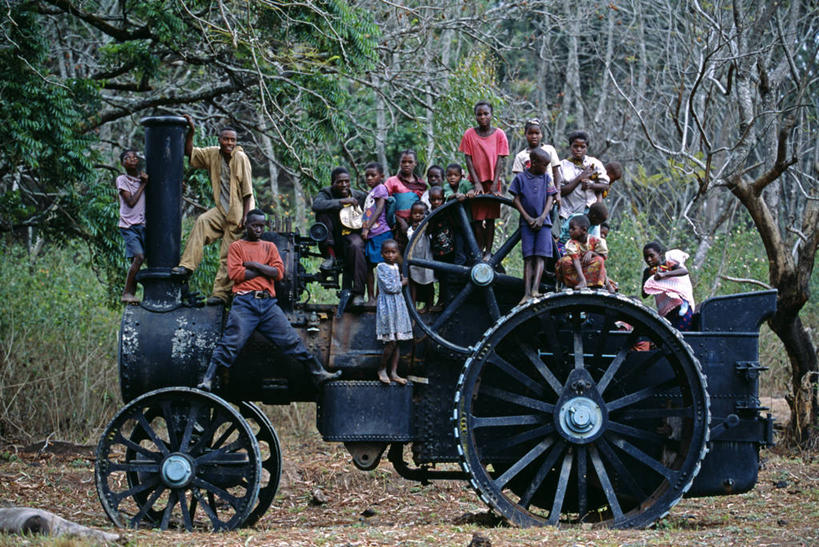 儿童,横图,非洲,赞比亚,社区,摄影,拖拉机,蒸汽机车,彩图
