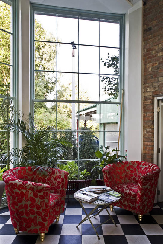 无人,建筑师,商店,竖图,白天,旅游,窗户,建筑,爱尔兰,欧洲,行人,游客,游人,欧盟,路人,旅客,摄影,政府,爱尔兰共和国,伦斯特省,威克洛郡,过客,彩图,旅行,餐馆,咖啡馆,爱尔兰文化