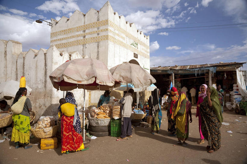面包,成年人,横图,购物,街道,非洲,埃塞俄比亚,墙,拱门,市场,阳伞,货摊,地标建筑,摄影,伊斯兰教,贩卖,女人,彩图,柴火,联合国教科文组织