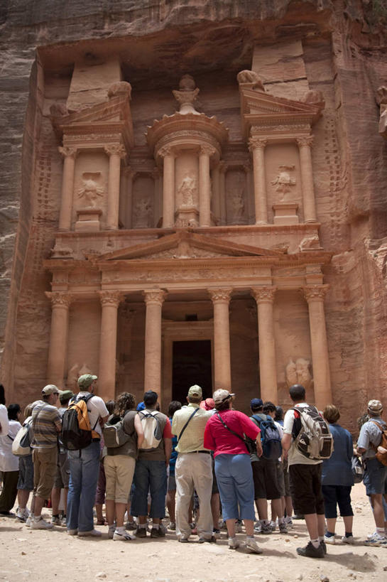 竖图,旅游,行人,游客,游人,路人,旅客,地标建筑,摄影,考古学,过客,彩图,旅行,联合国教科文组织