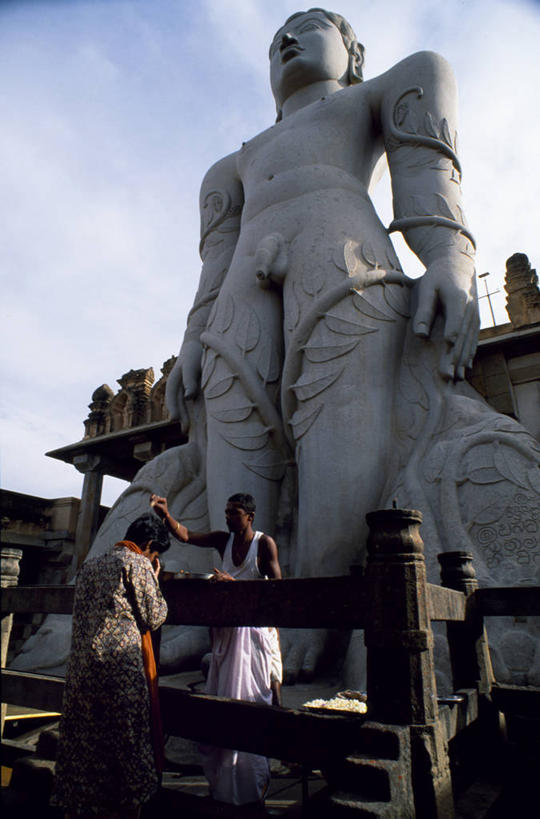 竖图,雕塑,印度,雕像,祝福,祈祷,摄影,宗教,朝圣节,印度文化,卡纳塔克邦,印度教,彩图,朝拜者