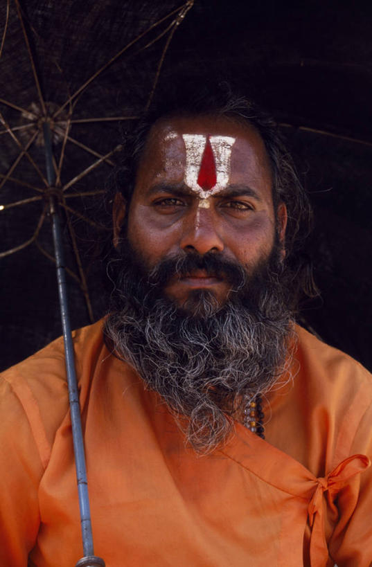 成年人,胡须,一个人,竖图,印度,仅一个男性,橙色,摄影,宗教,肖像,印度文化,印度教,北方邦,灵性,苦行僧,男人,胡子,络腮胡,彩图,阿拉哈巴德