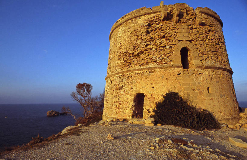 一个人,横图,全景,室外,旅游,度假,探险,天线,西班牙,欧洲,泥土,小路,娱乐,风景,享受,休闲,放松,摄影,生活方式,海岬,马略卡,休闲活动,彩图,半岛,背包族