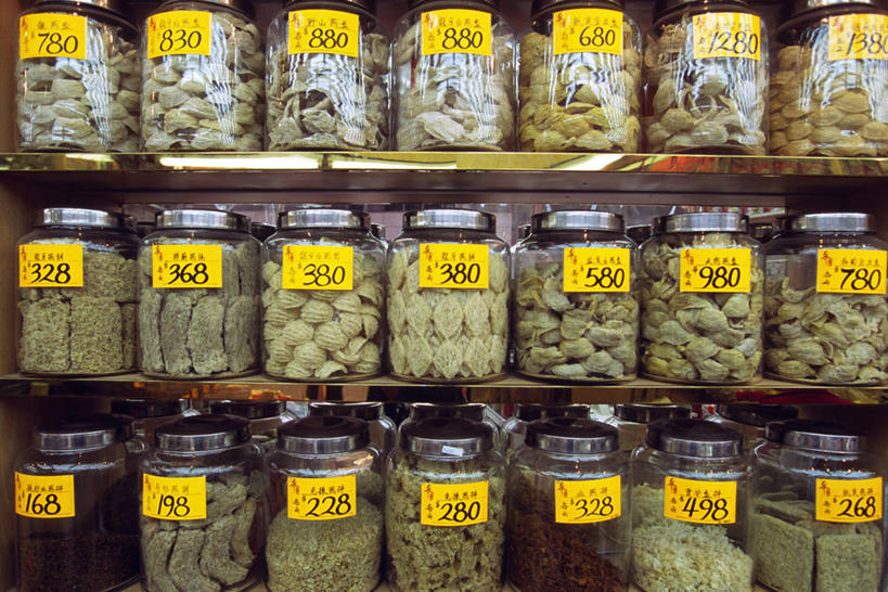 成年人,无人,竖图,插画,购物,数码,科技,礼物,香港,亚洲,阴影,网络,标语,市场,高光,几何,计算机图形,古典,合成,图画,历史,货摊,海报,画,纪念品,摄影,古董,电脑合成图,数码合成图,合成图,漫画,写实,具体,具象,大笪地,女人,彩图,旅行