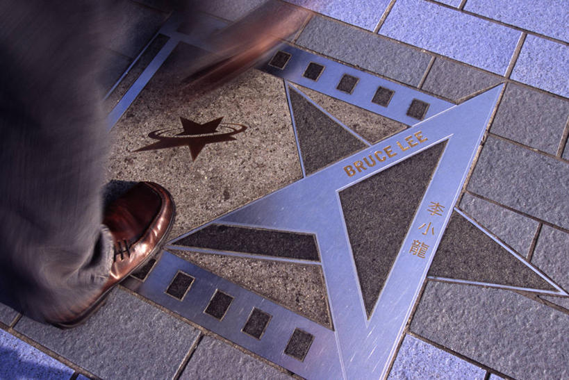 一个人,导演,码头,横图,道路,港口,路,雕塑,香港,亚洲,雕像,小路,交通,星形,工业,摄影,纪念,留念,图标,剪影,怀念,九龙,尖沙咀,贡献,好莱坞星光大道,彩图,旅行,摆渡口,埠头,渡口,渡头,港湾,海港,货运码头,口岸,商港,电影摄影师,电视摄像机,林荫大道