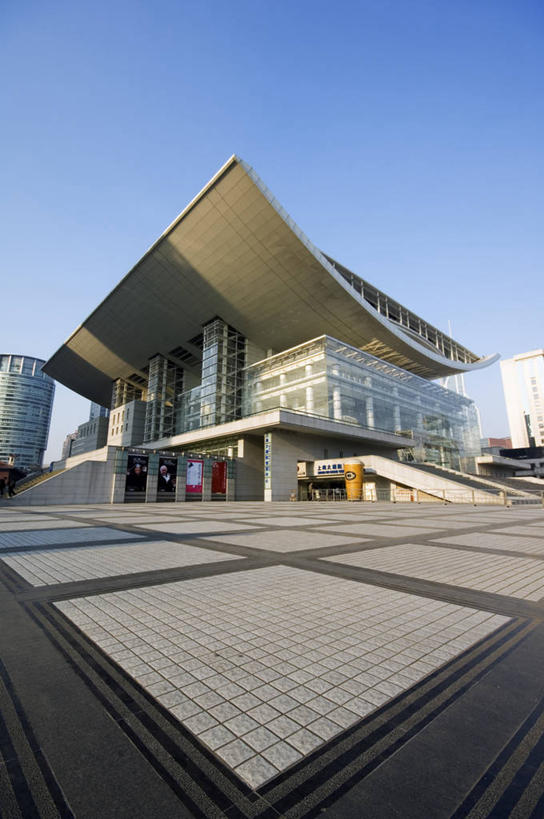 无人,竖图,室外,白天,旅游,城市,建筑,上海,亚洲,形状,弯曲,现代,蓝色,天空,摄影,上海大剧院,万里无云,设计,彩图,旅行