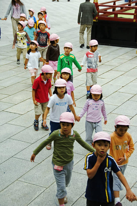 儿童,学生,竖图,制服,城市,帽子,东京,日本,亚洲,头饰,首都,教育,衣服,粉色,校服,鸭舌帽,摄影,东亚,本州,彩图,日本校服