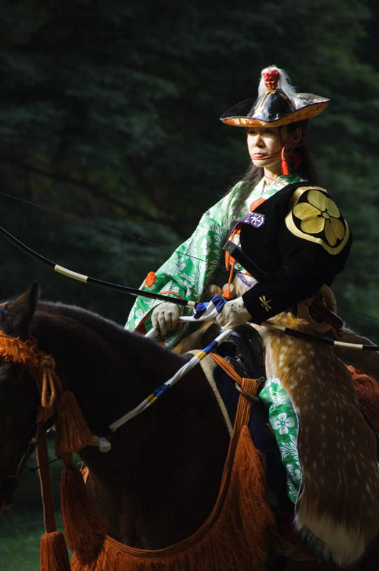 成年人,竖图,彩色,城市,马,东京,日本,亚洲,庆祝,日本文化,首都,衣服,动物,家畜,摄影,五颜六色,复杂,色彩斑斓,箭术,典礼,五彩缤纷,东亚,本州,关东地方,本州岛,日本国,东京都,五彩斑斓,涩谷区,五光十色,原宿,女人,彩图,传统服装,传统文化