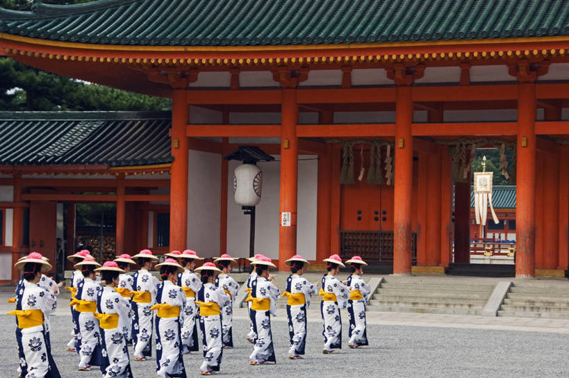 横图,彩色,烹饪,建筑,京都,日本,亚洲,和服,庆祝,日本文化,长袍,料理,食品,历史,菜肴,美食,食物,衣服,红色,摄影,佳肴,京都府,五颜六色,保护,复杂,色彩斑斓,游行,典礼,五彩缤纷,东亚,本州,本州岛,日本国,近畿地方,平安神宫,近畿,五彩斑斓,京都市,五光十色,彩图,传统服装,传统文化,联合国教科文组织