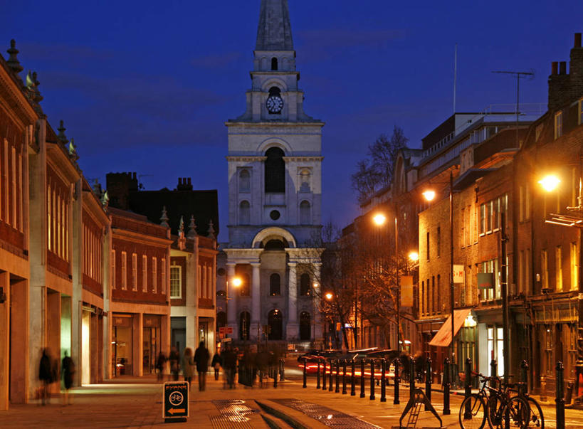 教堂,横图,夜晚,城市,建筑,街道,自行车,英国,欧洲,光,人行道,首都,英格兰,黄昏,摄影,宗教,照亮,照明设备,西欧,宗教建筑,大不列颠,大不列颠及北爱尔兰联合王国,大不列颠及爱尔兰联合王国,英吉利,大伦敦,彩图,陶尔哈姆莱茨区,内伦敦,大不列颠王国,大英帝国,联合王国,日不落帝国,英国国教