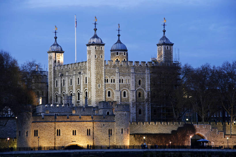 无人,横图,室外,夜晚,城市,建筑,英国,光,首都,历史,英格兰,伦敦塔,泰晤士河,黄昏,地标建筑,监狱,摄影,照亮,照明设备,要塞,英国文化,彩图