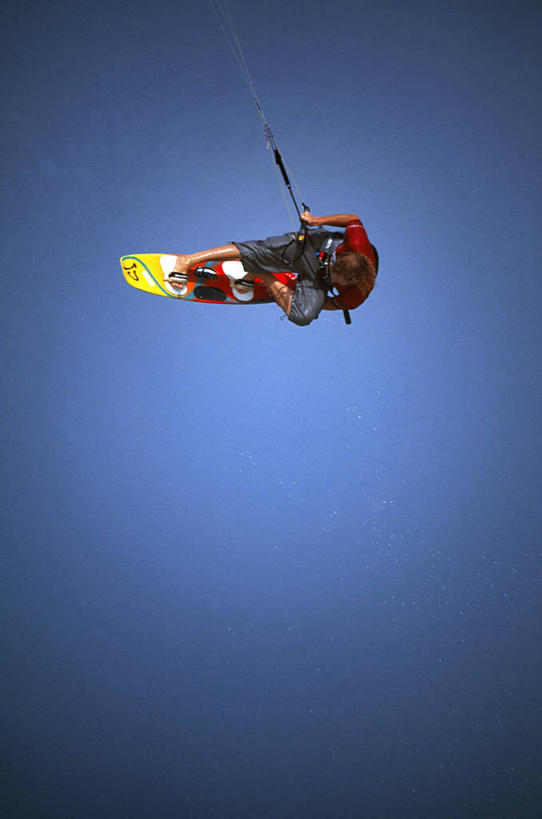 冲浪,一个人,跳,竖图,运动,海洋,风,阿曼,飞,风筝,摄影,活动,波斯湾,冲浪风筝,彩图