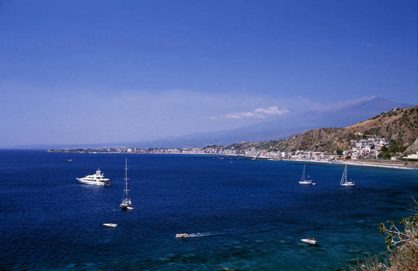 无人,横图,室外,火山,船,日光,意大利,欧洲,游艇,海湾,烟,财富,摄影,西西里,华贵,埃特纳火山,陶尔米纳,彩图