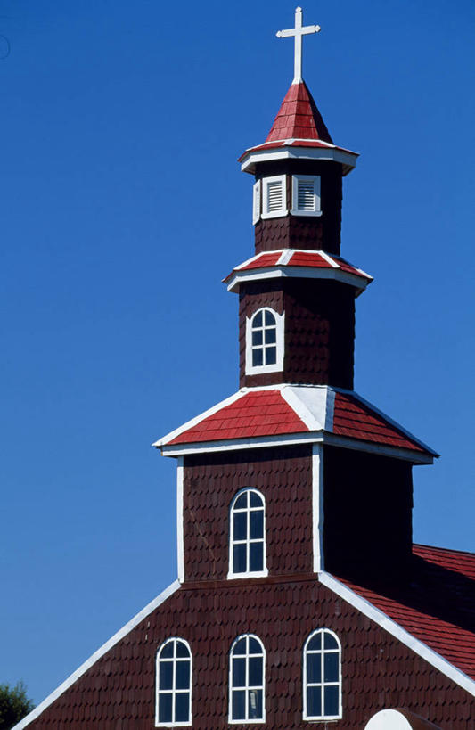 无人,教堂,竖图,太阳,窗户,建筑,智利,节日,木制,瓷砖,十字架,屋顶,岛,尖顶,文化,红色,祈祷,健康,南美,许愿,摄影,宗教,信仰,纪念,祈求,南美洲,基督教,拉丁美洲,宗教建筑,天主教,美洲,亚美利加洲,南亚美利加洲,智利共和国,奇洛埃岛,平安,彩图,湖大区,奇洛埃省,奇洛埃群岛