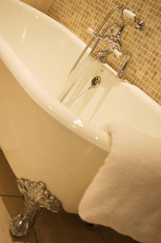 无人,竖图,室外,浴室,酒店,英国,北爱尔兰,瓷砖,水龙头,毛巾,摄影,彩图,弗马纳区,厄恩湖