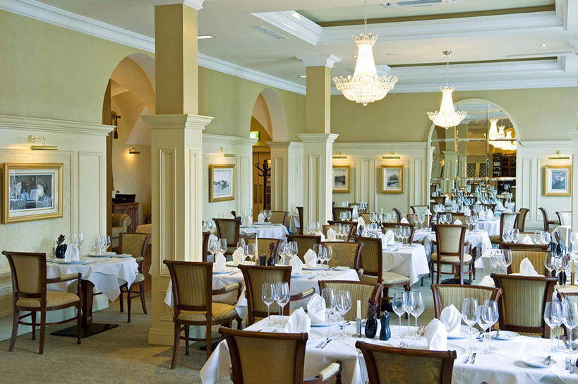 无人,横图,餐桌,酒店,椅子,英国,北爱尔兰,饭厅,摄影,高雅,水晶吊灯,无忧无虑,彩图,餐馆,弗马纳区,厄恩湖