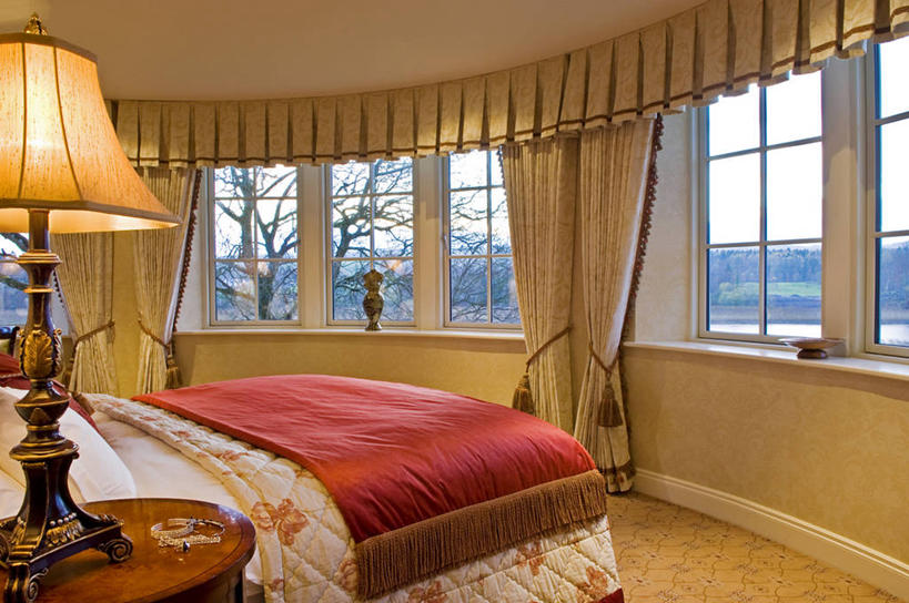 无人,横图,室内,窗户,卧室,酒店,英国,北爱尔兰,双人床,灯,红色,摄影,华贵,彩图,弗马纳区,厄恩湖