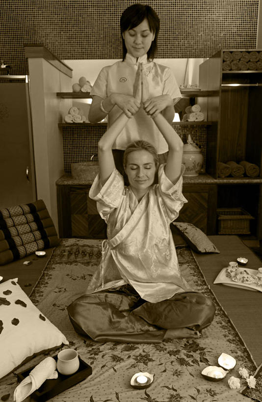 成年人,两个人,竖图,黑白,室外,按摩,美容,床,酒店,蜡烛,英国,北爱尔兰,护肤,床单,被子,保养,享受,休闲,放松,SPA水疗,保健,温泉浴场,摄影,被单,泰国文化,养颜,按摩床,替代疗法,女人,矿泉疗养地,彩图,水疗,搓背床,理疗床,美容床,指压床,弗马纳区,厄恩湖