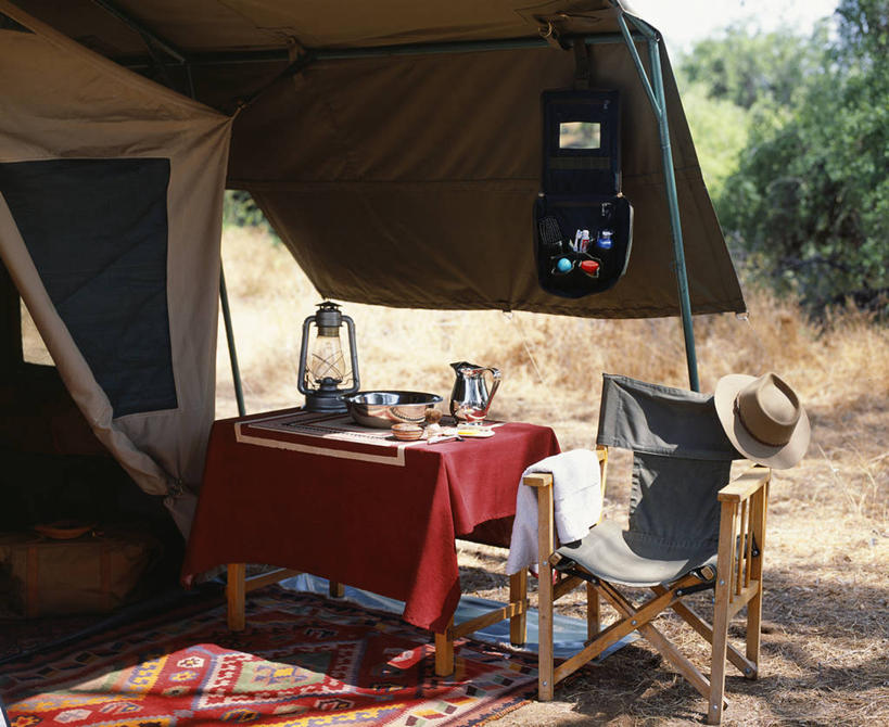 横图,室外,化妆,美容,度假,非洲,肯尼亚,护肤,帐篷,帆布,保养,享受,休闲,放松,保健,摄影,华贵,露营,老板椅,剃胡子,养颜,洗涤,彩图,门廊,SPA美容