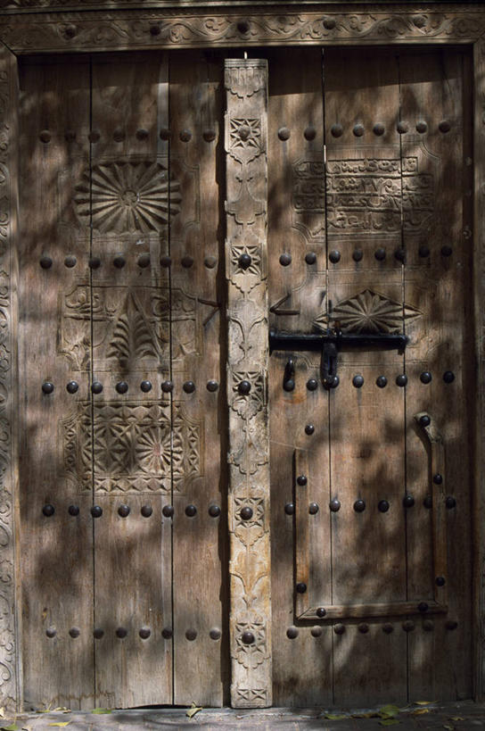 无人,竖图,门,日光,阿曼,木制,文字,树荫,市场,摄影,复杂,波斯湾,奈兹瓦,彩图