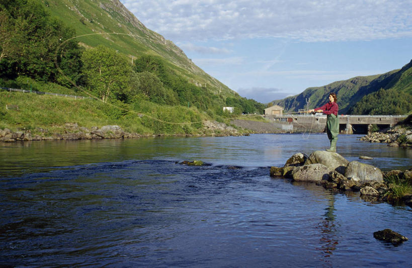 儿童,成年人,一个人,横图,室外,河流,山,水,图案,图形,几何,菱形,苏格兰,摄影,数学,户外活动,苏格兰高地,新西兰南岛,女孩,女人,彩图,钓鱼,几何学,几何图形