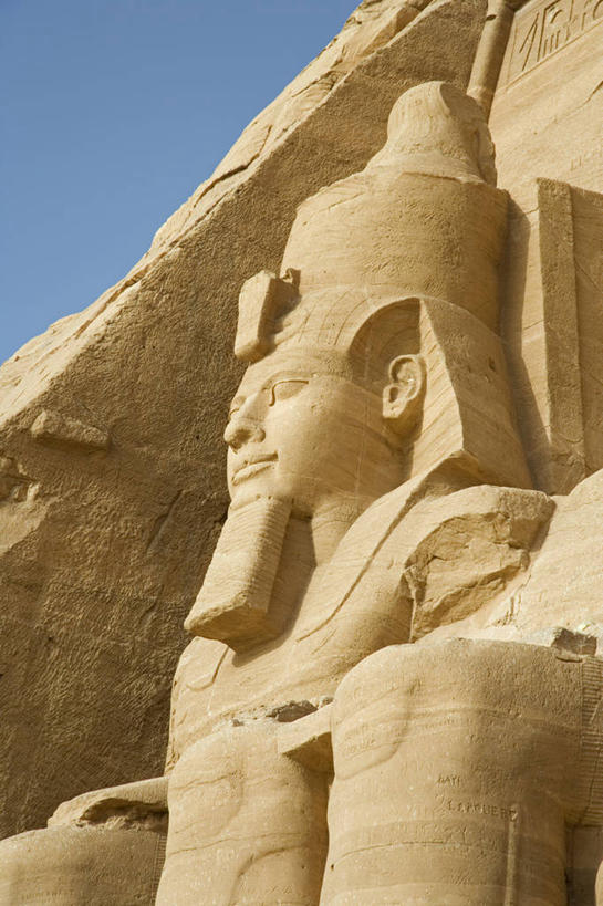 无人,竖图,室外,旅游,度假,城市,建筑,非洲,埃及,苏丹,雕像,岛,历史,摄影,宗教,巨大,庞大,考古学,中东,法老,北非,首府,埃及文化,阿拉伯埃及共和国,金字塔之国,棉花之国,阿斯旺,阿斯旺省,阿非利加洲,宏大,硕大,伟大,古埃及文明,古代文明,苏丹共和国,努比亚,库赖迈,彩图,旅行,努比亚文物遗址,努比亚遗址,联合国教科文组织,纳赛尔湖