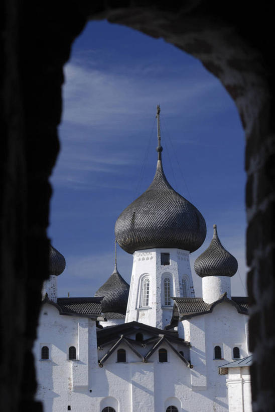 无人,博物馆,教堂,竖图,室外,旅游,海洋,建筑,十字架,屋顶,岛,拱门,历史,穹顶,白色,监狱,摄影,宗教,分娩,基督,基督教,要塞,天主教,修道院,耶稣,露营,救世主,基利斯督,弥赛亚,默西亚,前苏联,东正教,彩图,旅行,大教堂,联合国教科文组织,独联体