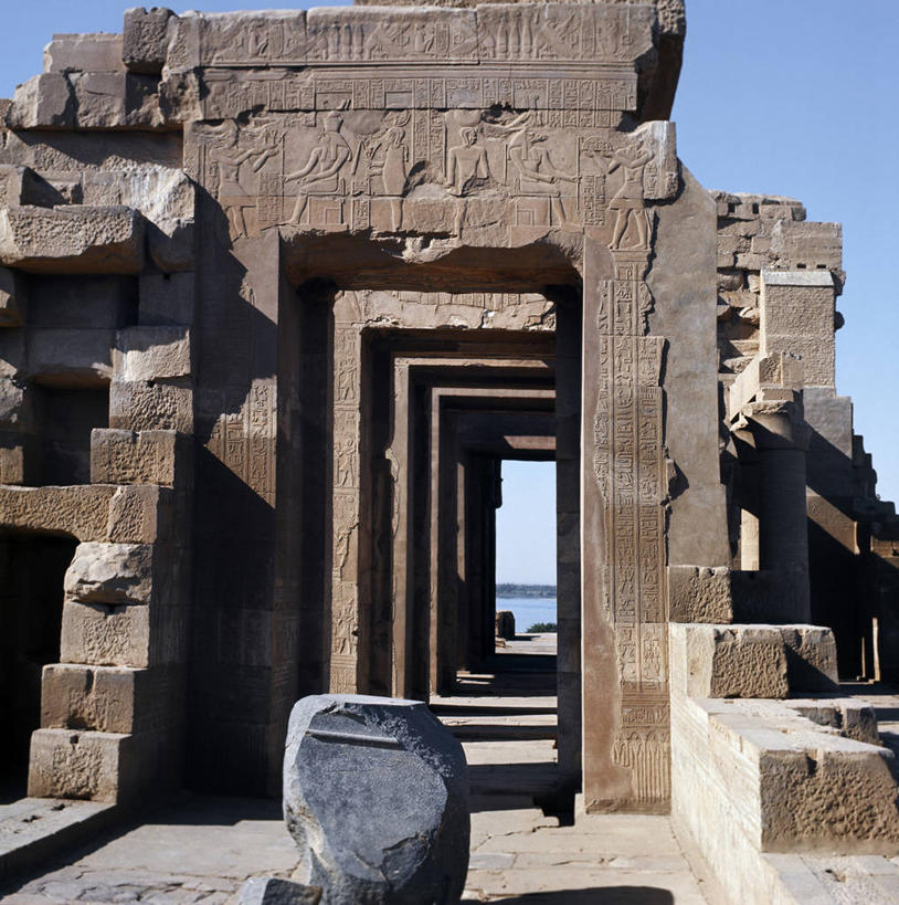 无人,竖图,旅游,行人,游客,游人,神话,历史,文化,路人,旅客,废墟,摄影,考古学,中东,传说,守护神,古埃及文明,古代文明,荷鲁斯,过客,法老守护神,埃及神话,彩图,神,浅浮雕,减轻