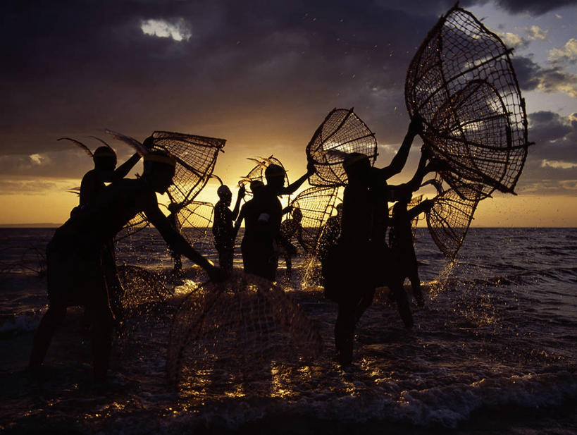 成年人,人群,渔夫,横图,室外,渔业,生产线,日出,湖,日光,非洲,肯尼亚,工作,篮子,网,圆锥,海岸线,黎明,鱼类,职业,摄影,收获,宁静,剪影,鱼网,非洲文化,罗非鱼,男人,男性,步行,彩图,钓鱼,传统文化