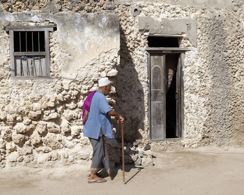 成年人,一个人,横图,门,建筑,非洲,肯尼亚,仅一个男性,珊瑚,乡村,馅饼,摄影,法式食品,男人,彩图