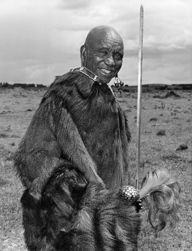 成年人,一个人,竖图,黑白,非洲,肯尼亚,仅一个男性,衣服,摄影,矛,耳饰,萨满,预言家,男人,彩图,传统文化