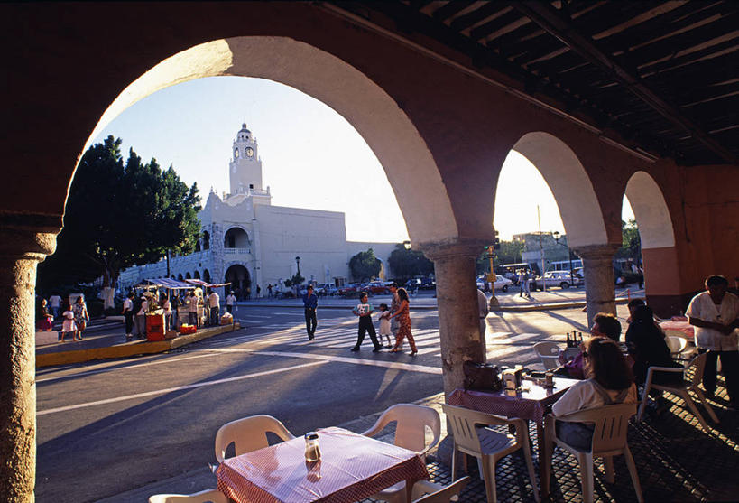 广场,吃,横图,室外,建筑,街道,墨西哥,拱门,食品,放松,摄影,中美洲,拉丁美洲,尤卡坦州,露天咖啡馆,休闲活动,彩图,餐馆,咖啡馆