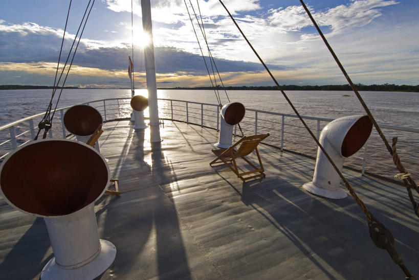 无人,码头,横图,室外,探险,旅途,河流,水,太阳,轮船,船,亚马逊河,秘鲁,漏斗,交通工具,南美,摄影,甲板,沙滩椅,拉丁美洲,载具,彩图,旅行,蒸汽轮船