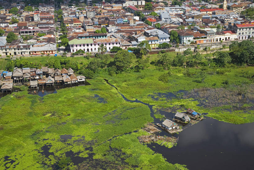 无人,横图,全景,俯视,航拍,室外,河流,水,城市,船,亚马逊河,秘鲁,地形,河岸,城镇,风景,南美,摄影,住房,拉丁美洲,鸟瞰,伊基托斯,彩图,高角度拍摄