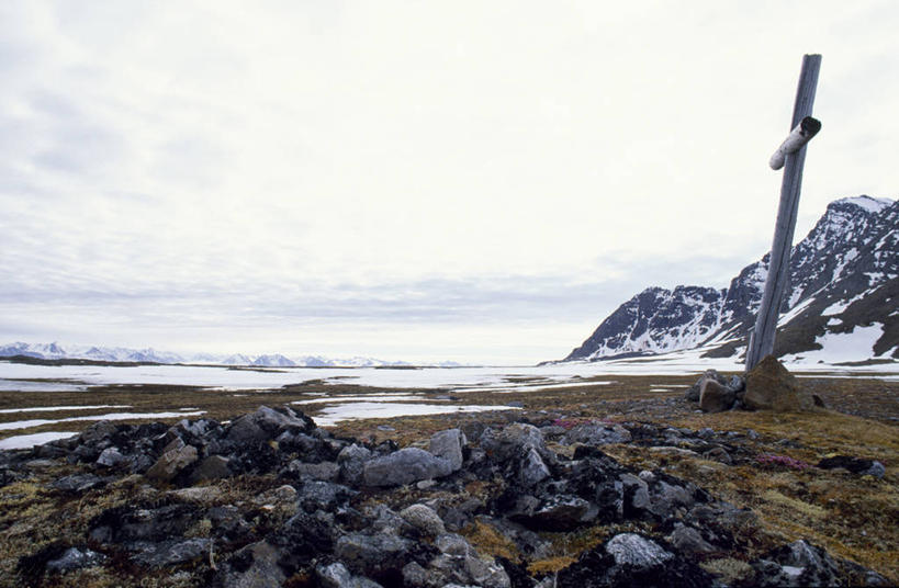 无人,横图,室外,雪,挪威,欧洲,十字架,冰,地形,苔藓,墓地,摄影,斯瓦尔巴德群岛,墓穴,岩石,彩图