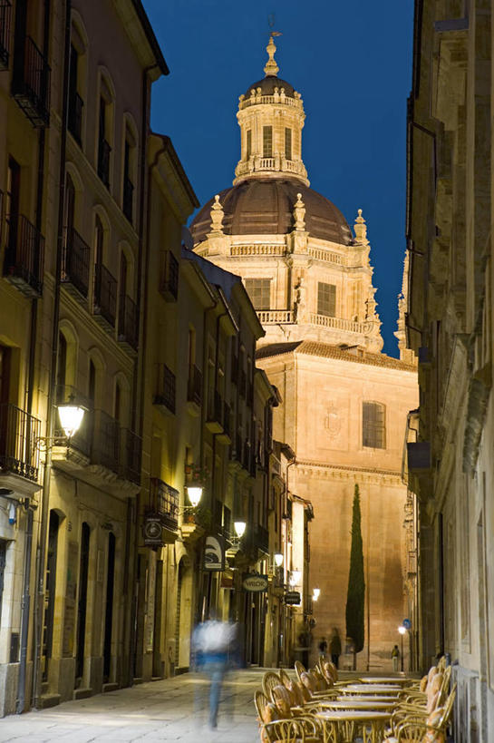 无人,竖图,夜晚,西班牙,欧洲,城镇,萨拉曼卡,摄影,西欧,地中海文化,南欧,伊比利亚半岛,西班牙王国,卡斯蒂利亚,莱昂,卡斯蒂利亚.莱昂,莱昂省,彩图