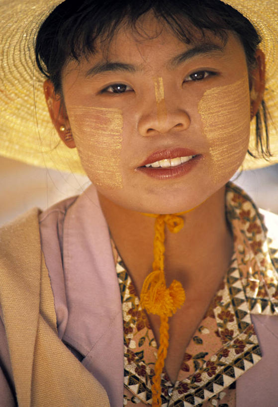 一个人,竖图,室外,缅甸,亚洲,人体,摄影,肖像,彩图